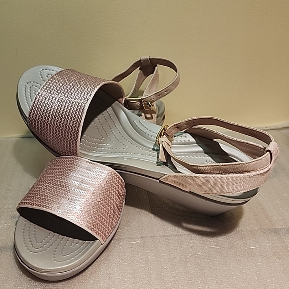CROCS LeighAnn Ankle Strap Pink Sequin Wedge Sandals Comfort Shoes Women's Sz 11